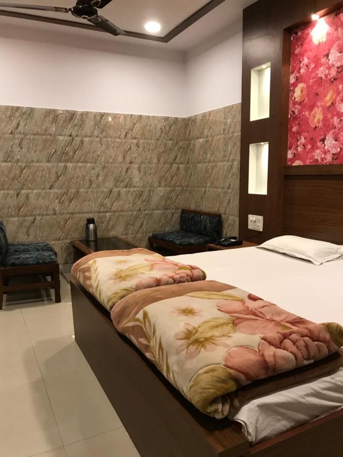 Hotel Natraj Bulandshahr Экстерьер фото