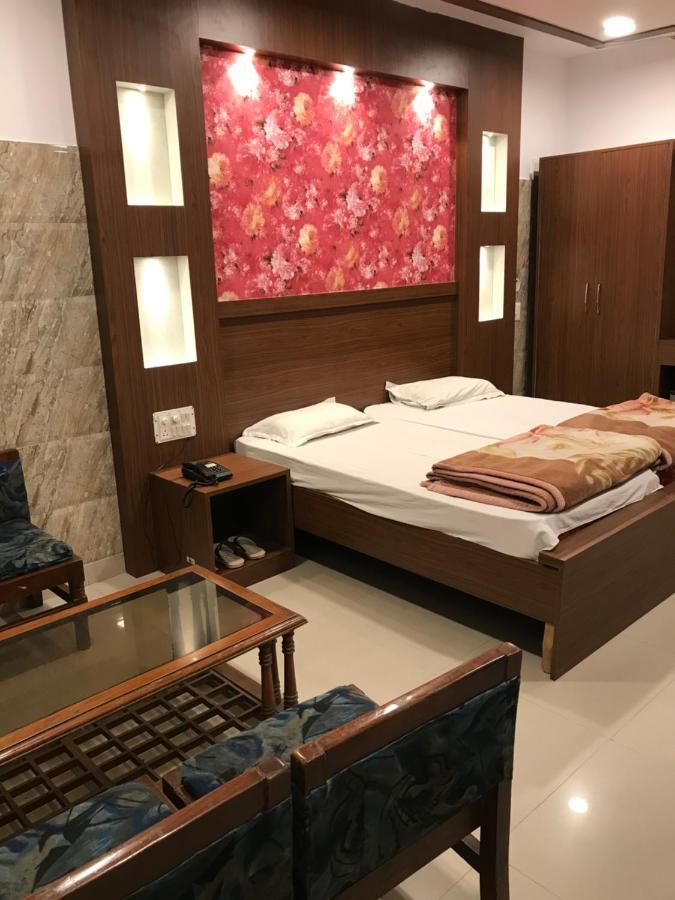 Hotel Natraj Bulandshahr Экстерьер фото